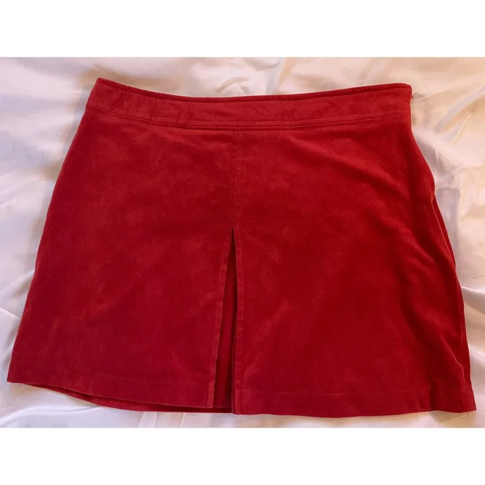 Forever 21 Burgundy Faux Suede Mini Skirt | Fall Preppy Academia Vibe